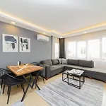 Lovely Central Apartment Near Beach In Muratpasa, Antalya